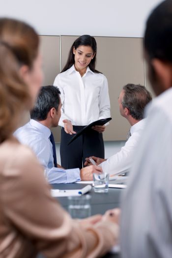 a-confident-businesswoman-in-selective-focus-leadi-2025-10-15-04-05-56-utc
